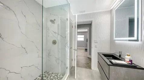 2828 Suncrest Drive Sarasota FL 34239