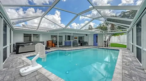 2828 Suncrest Drive Sarasota FL 34239