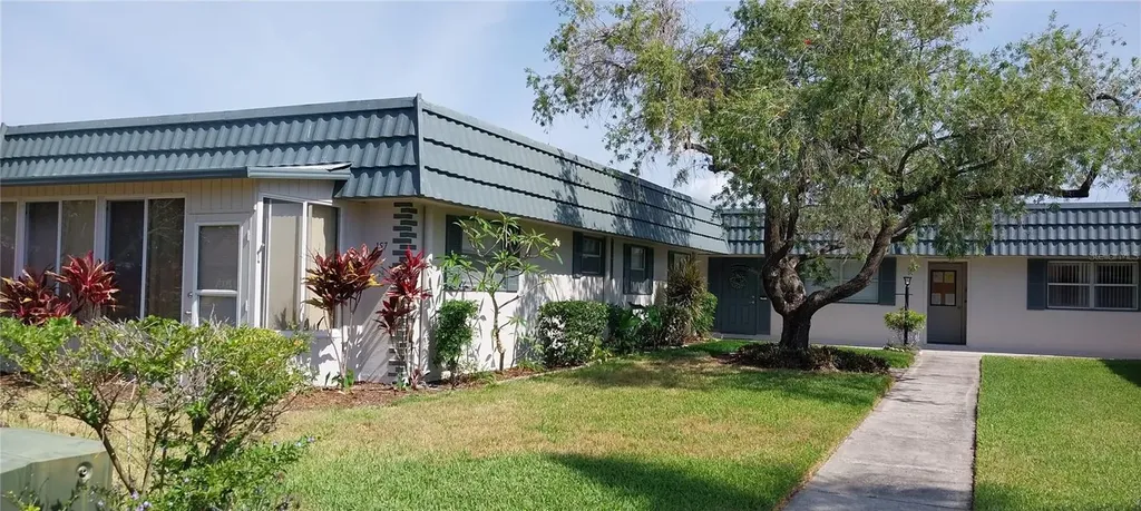 1811 Bedford Lane Sun City Center FL 33573