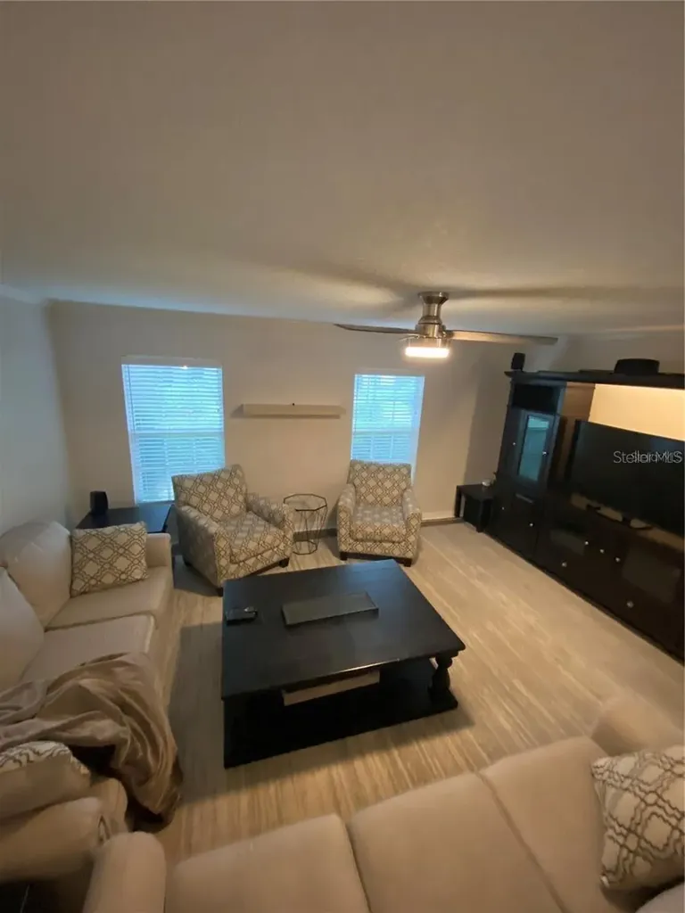 14405 Burgundy Square Tampa FL 33613