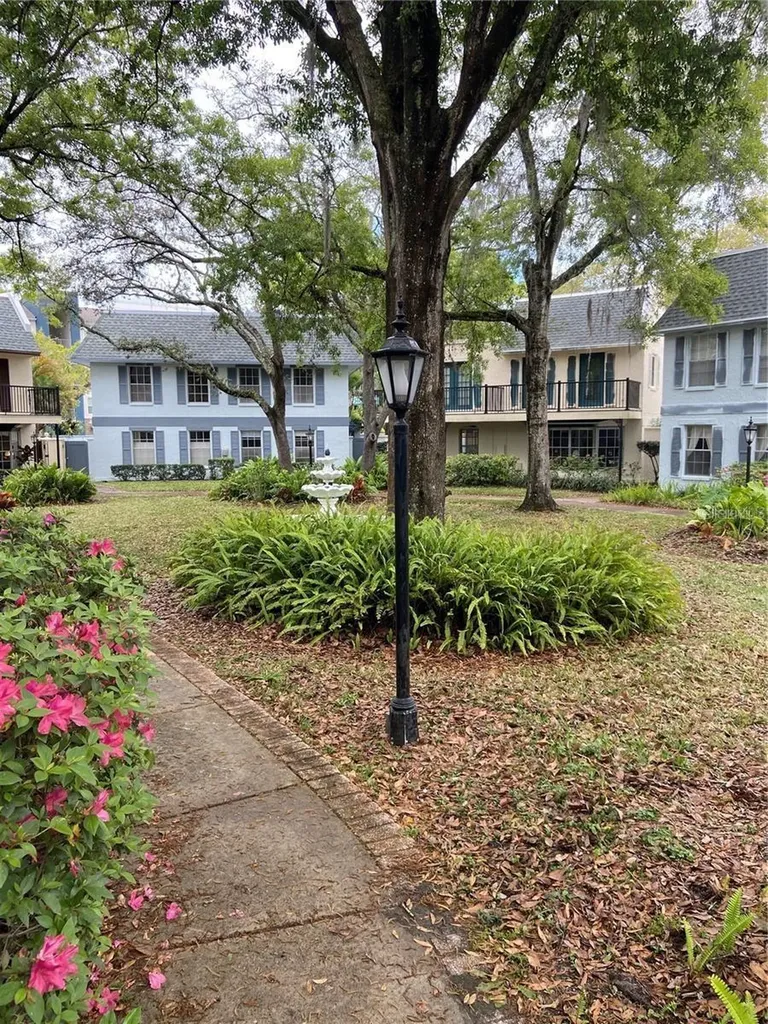 14405 Burgundy Square Tampa FL 33613