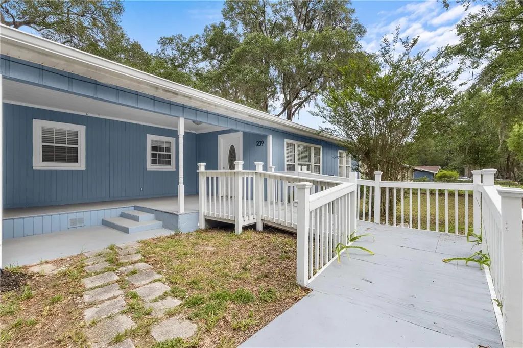 209 SE 47th Street Gainesville FL 32641
