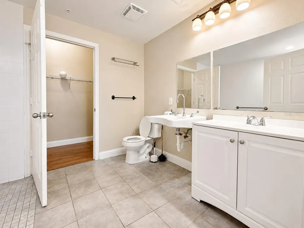 1975 Erving Circle Ocoee FL 34761