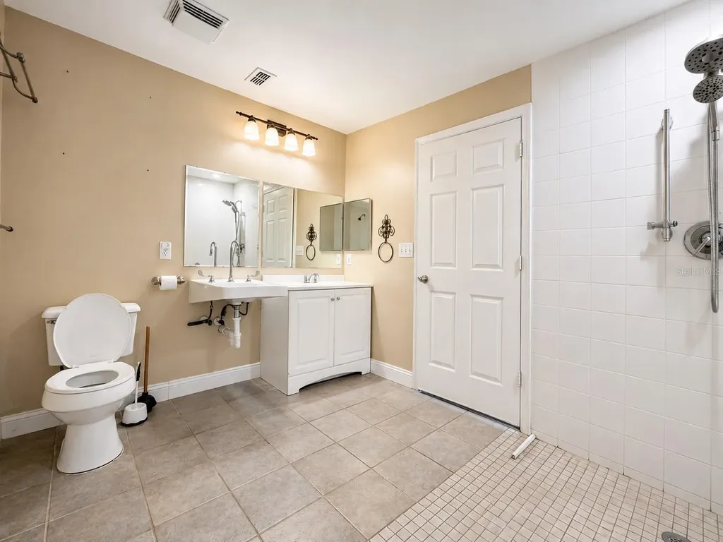 1975 Erving Circle Ocoee FL 34761