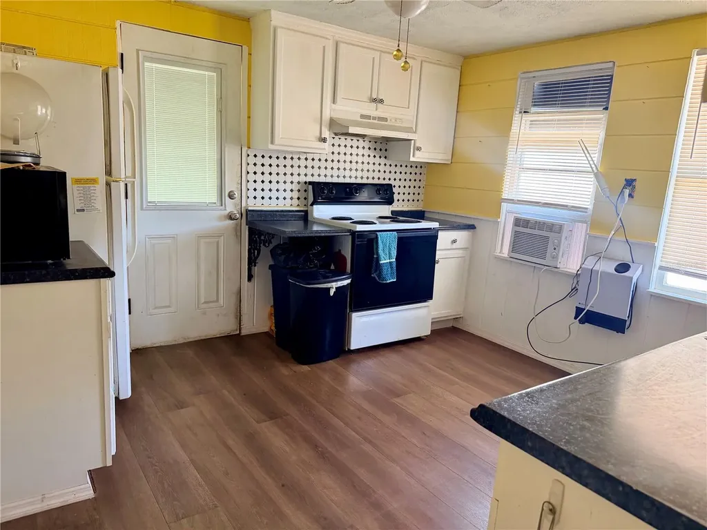 2178 7th Street Sarasota FL 34237