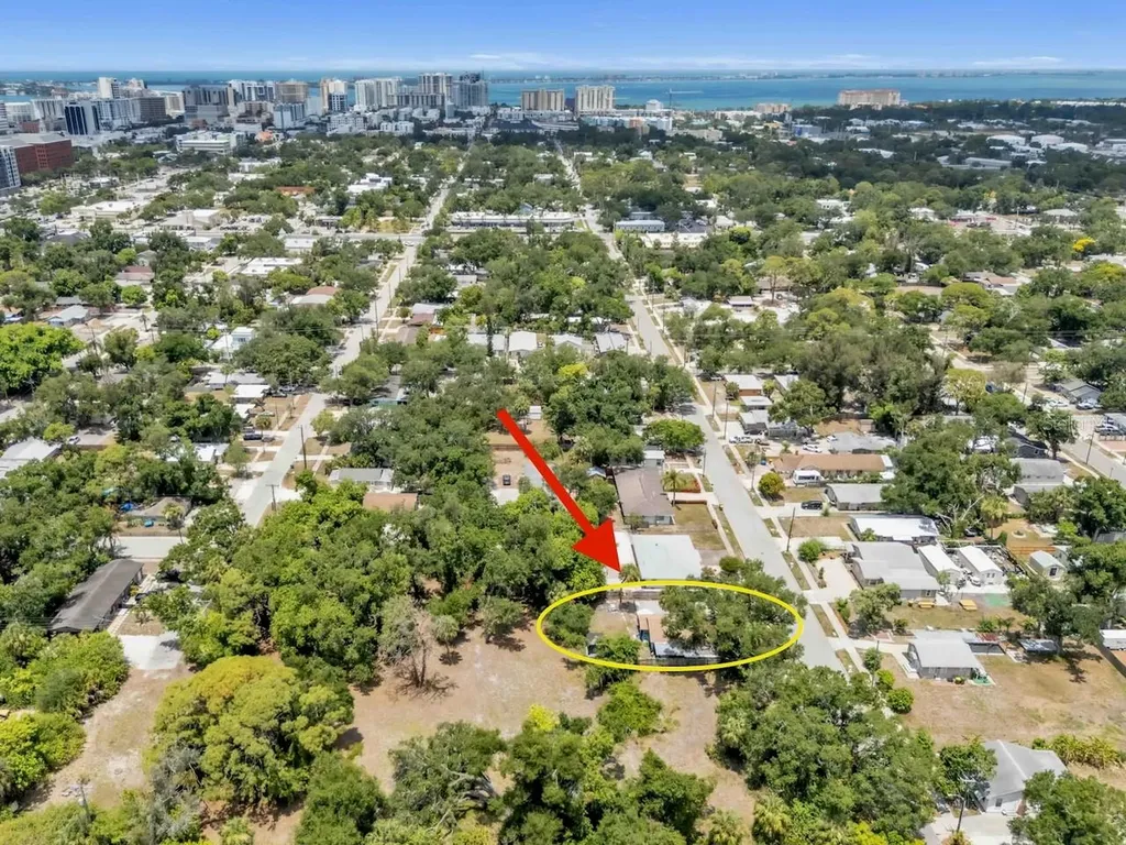 2178 7th Street Sarasota FL 34237
