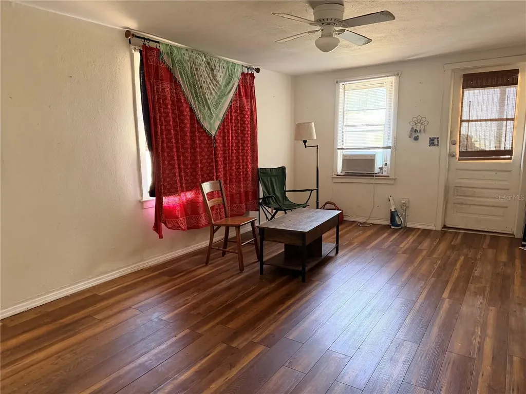 2178 7th Street Sarasota FL 34237