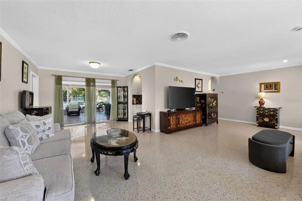 100 59th Avenue S St Petersburg FL 33705