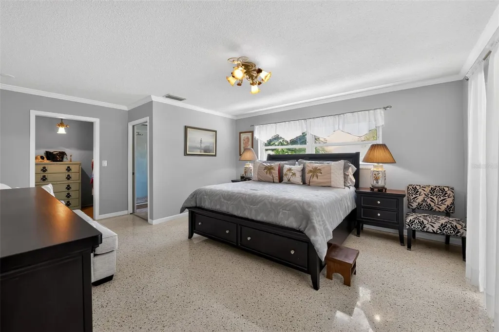 100 59th Avenue S St Petersburg FL 33705