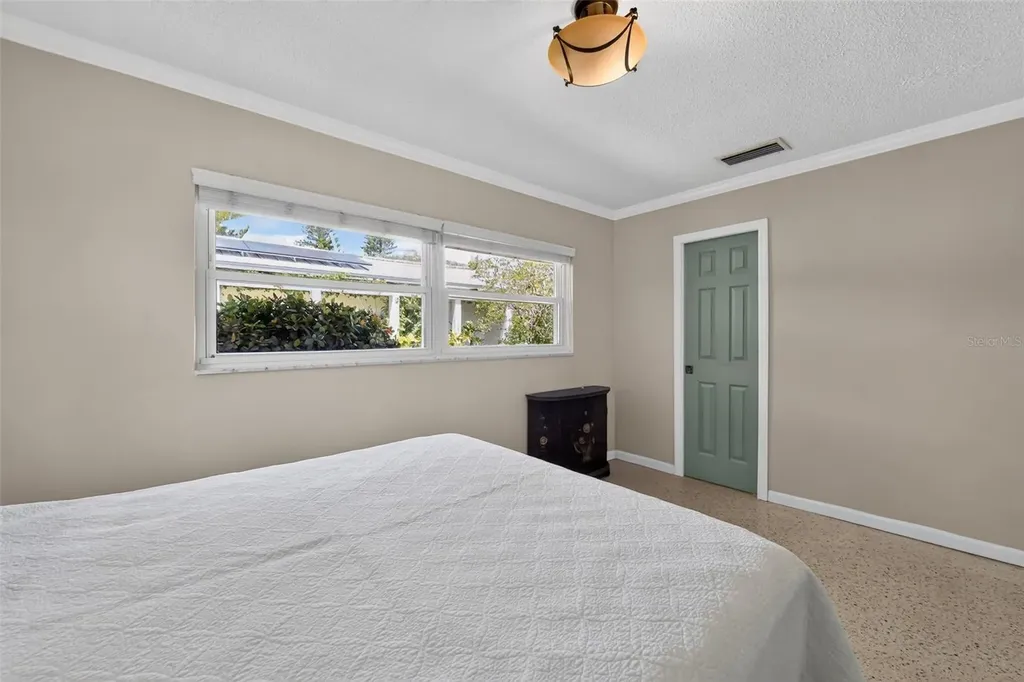 100 59th Avenue S St Petersburg FL 33705