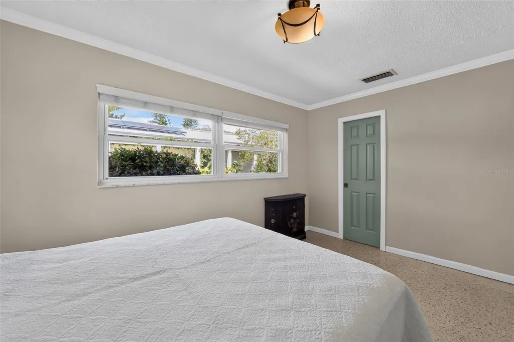 100 59th Avenue S St Petersburg FL 33705