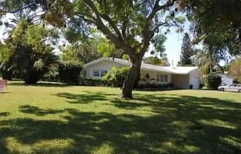 100 59th Avenue S St Petersburg FL 33705