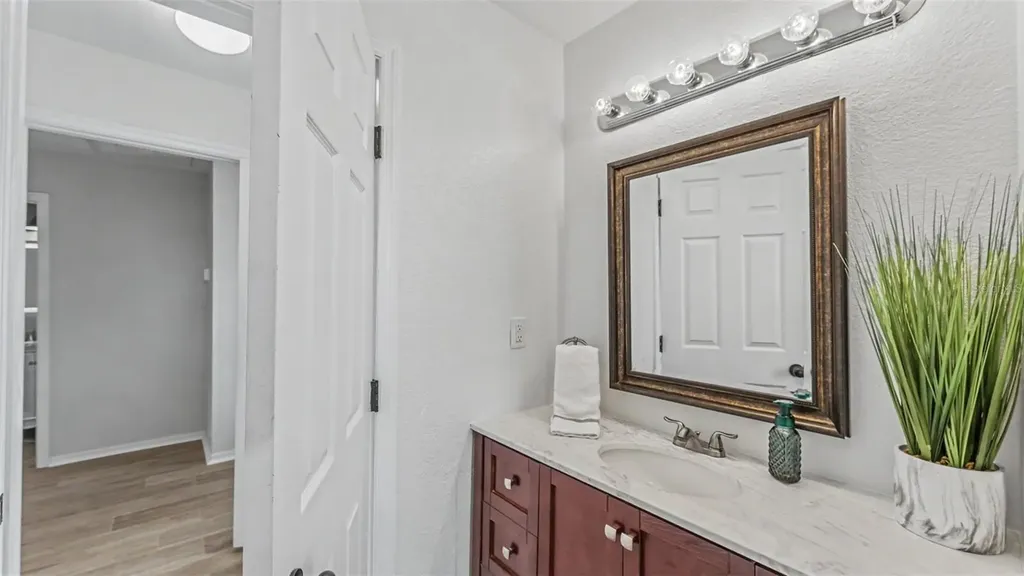 1905 Suzanne Lane Lakeland FL 33813