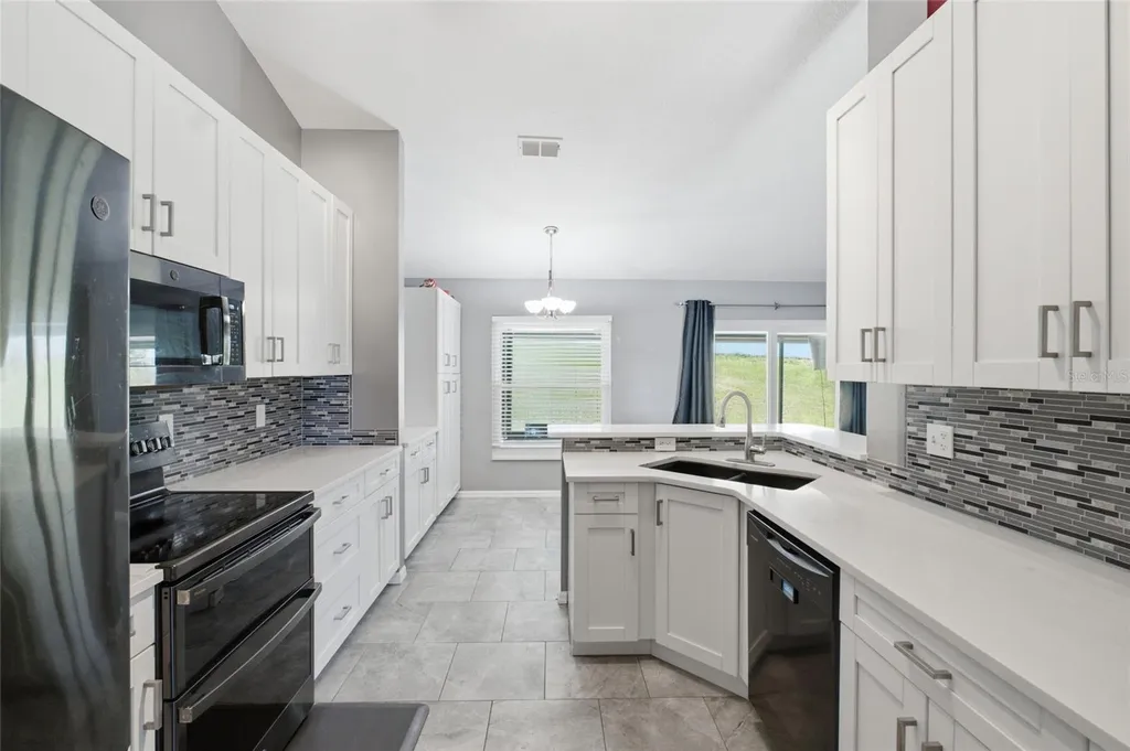 993 Scenic View Circle Minneola FL 34715
