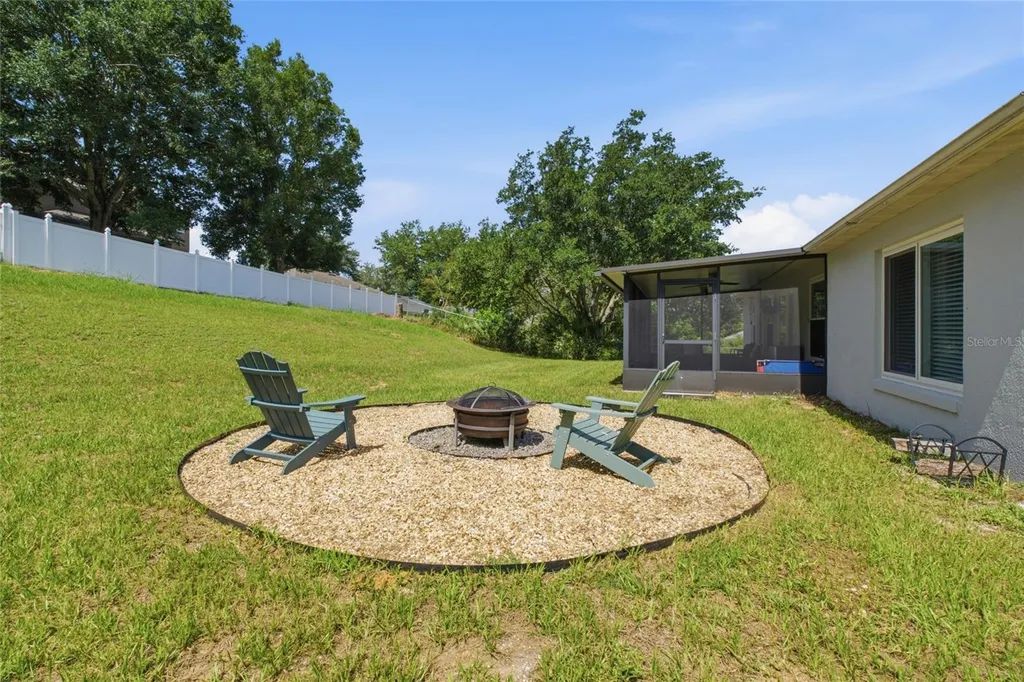 993 Scenic View Circle Minneola FL 34715