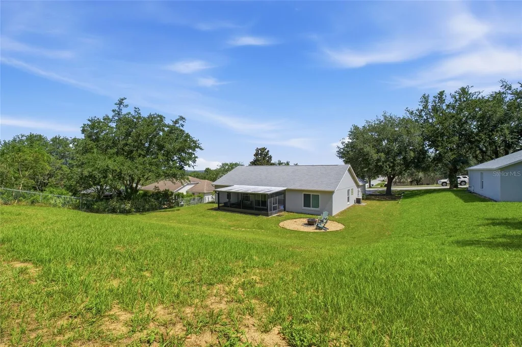 993 Scenic View Circle Minneola FL 34715