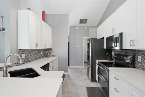993 Scenic View Circle Minneola FL 34715