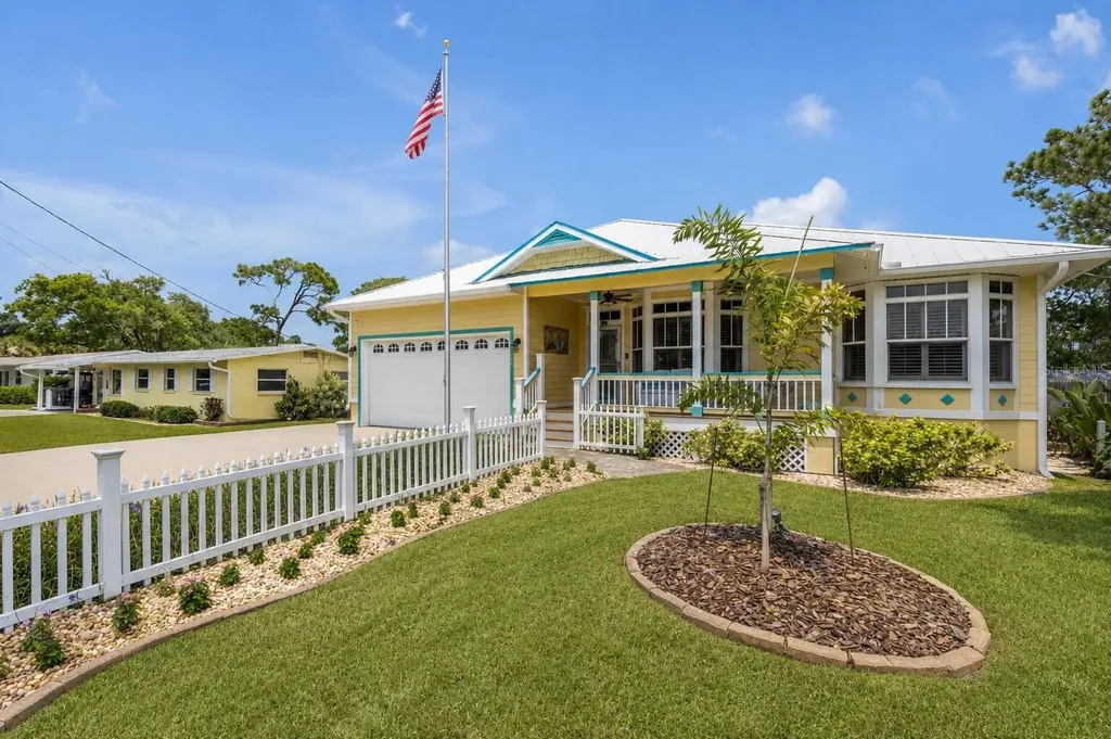 521 S Peninsula Avenue New Smyrna Beach FL 32169