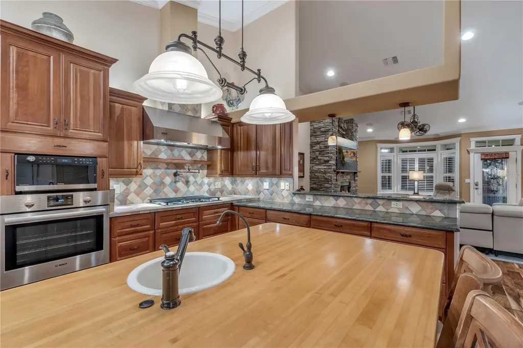 521 S Peninsula Avenue New Smyrna Beach FL 32169