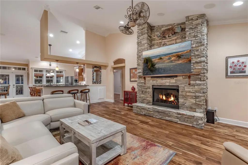521 S Peninsula Avenue New Smyrna Beach FL 32169