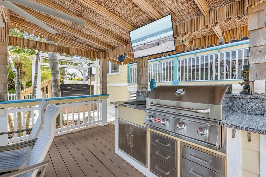 521 S Peninsula Avenue New Smyrna Beach FL 32169