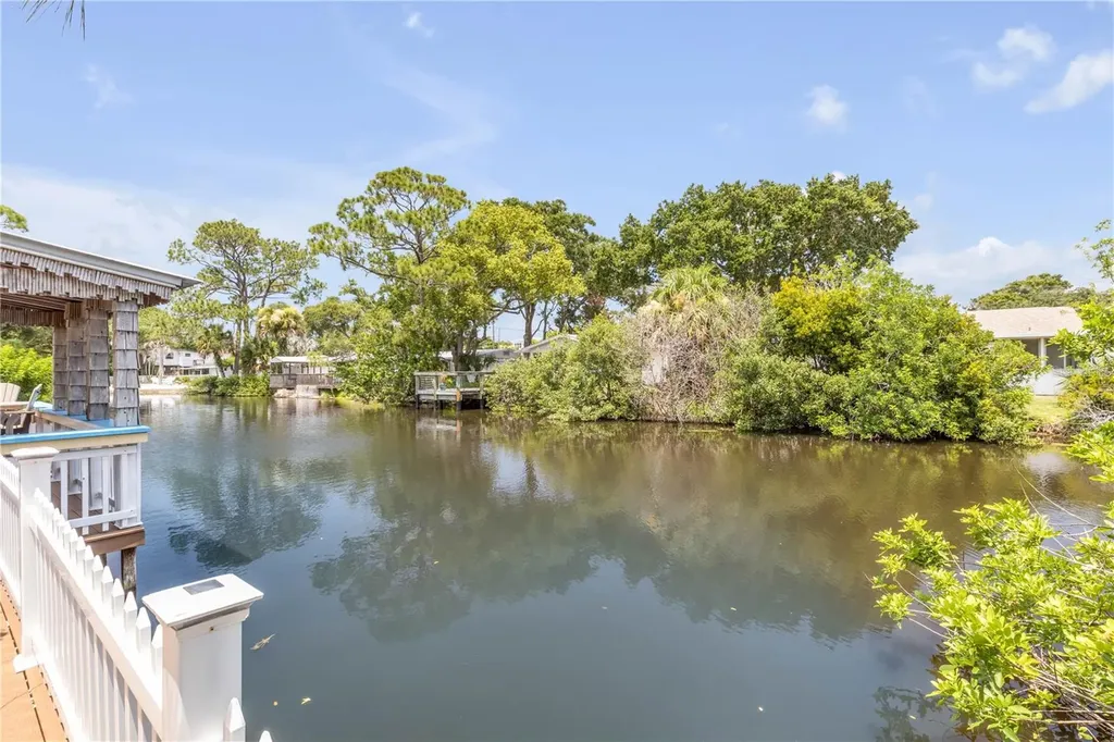 521 S Peninsula Avenue New Smyrna Beach FL 32169