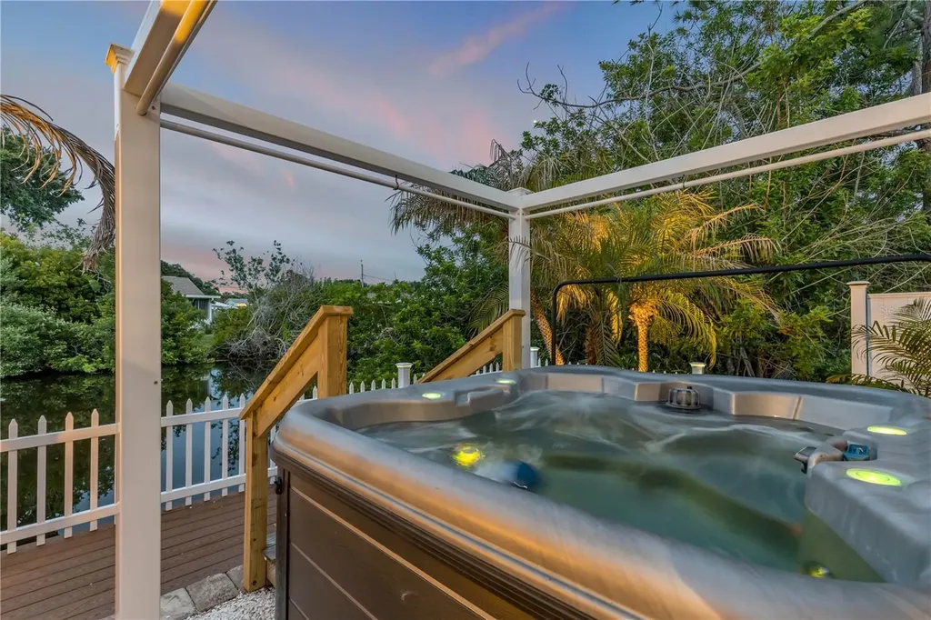 521 S Peninsula Avenue New Smyrna Beach FL 32169