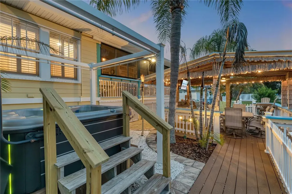 521 S Peninsula Avenue New Smyrna Beach FL 32169