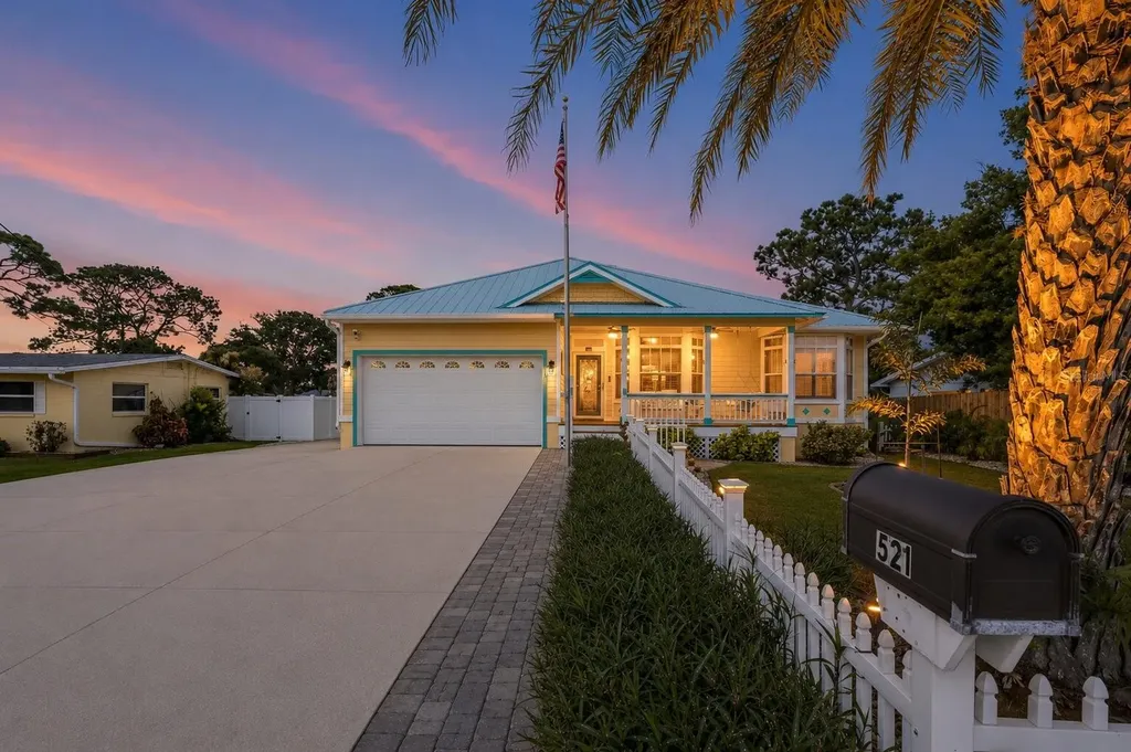 521 S Peninsula Avenue New Smyrna Beach FL 32169