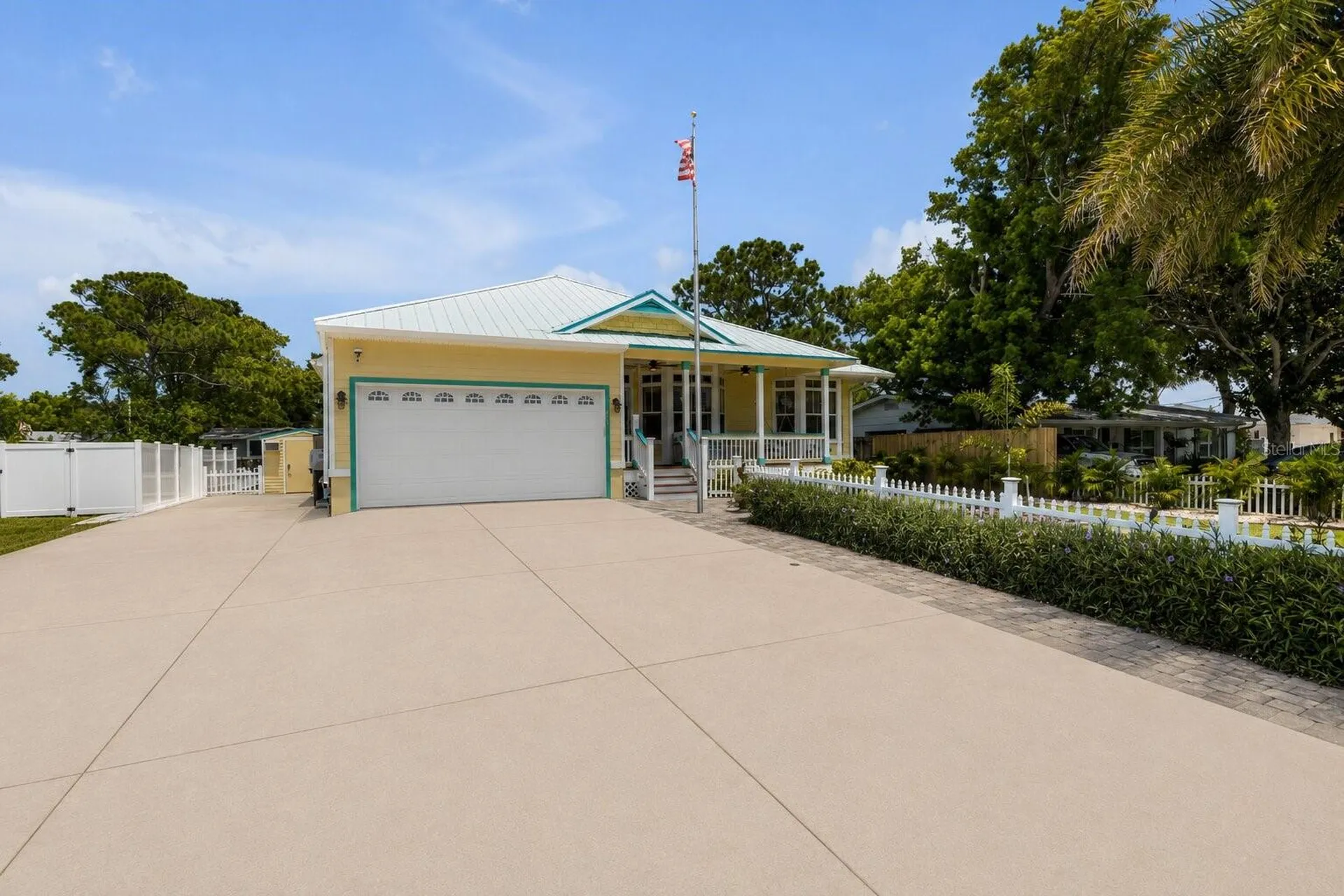 521 S Peninsula Avenue New Smyrna Beach FL 32169