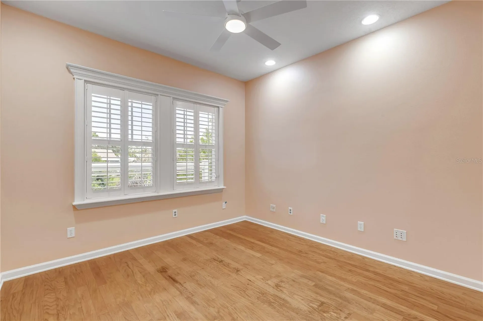 521 S Peninsula Avenue New Smyrna Beach FL 32169