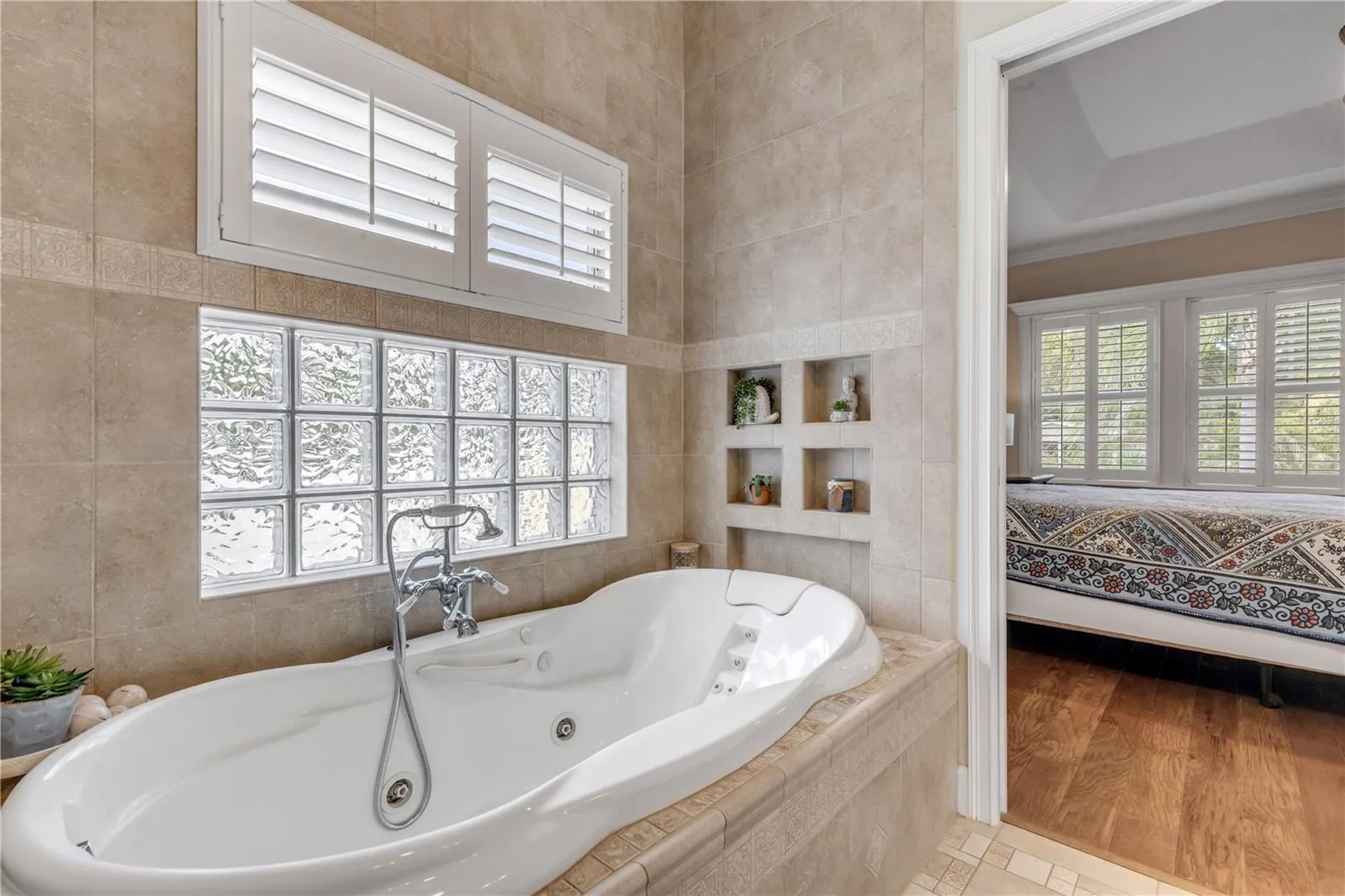 521 S Peninsula Avenue New Smyrna Beach FL 32169