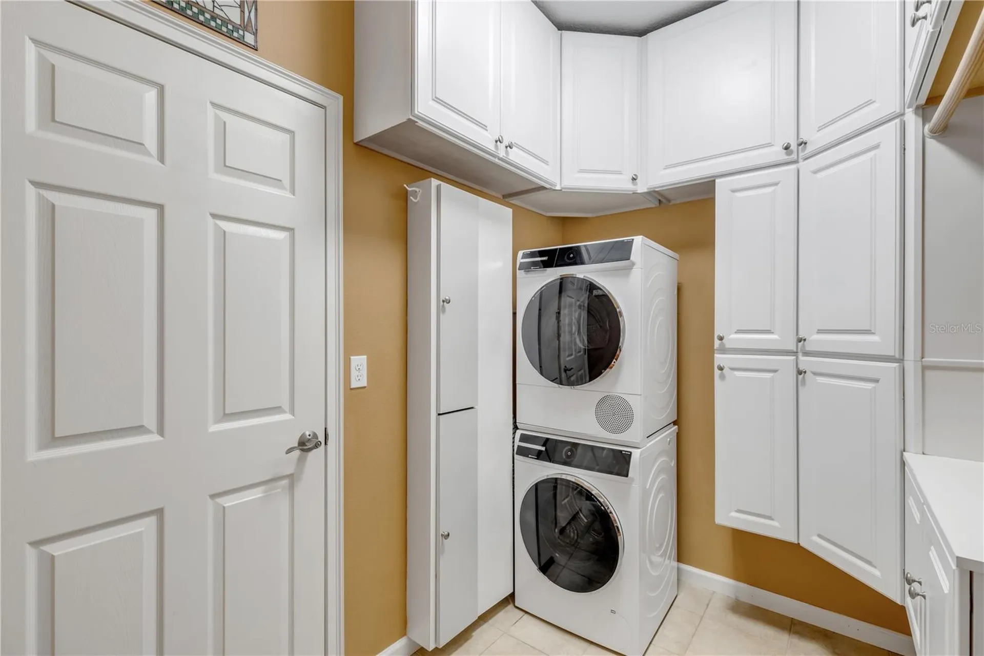 521 S Peninsula Avenue New Smyrna Beach FL 32169