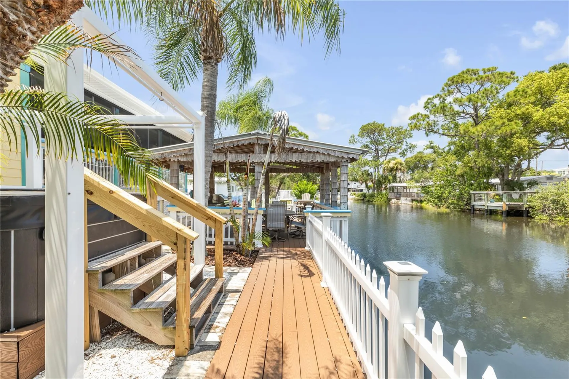 521 S Peninsula Avenue New Smyrna Beach FL 32169