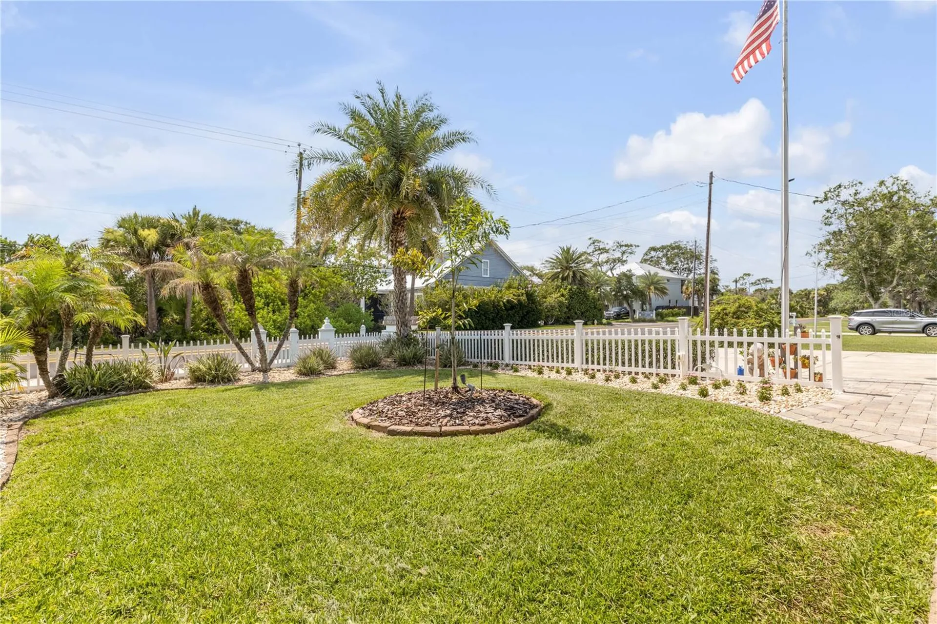 521 S Peninsula Avenue New Smyrna Beach FL 32169
