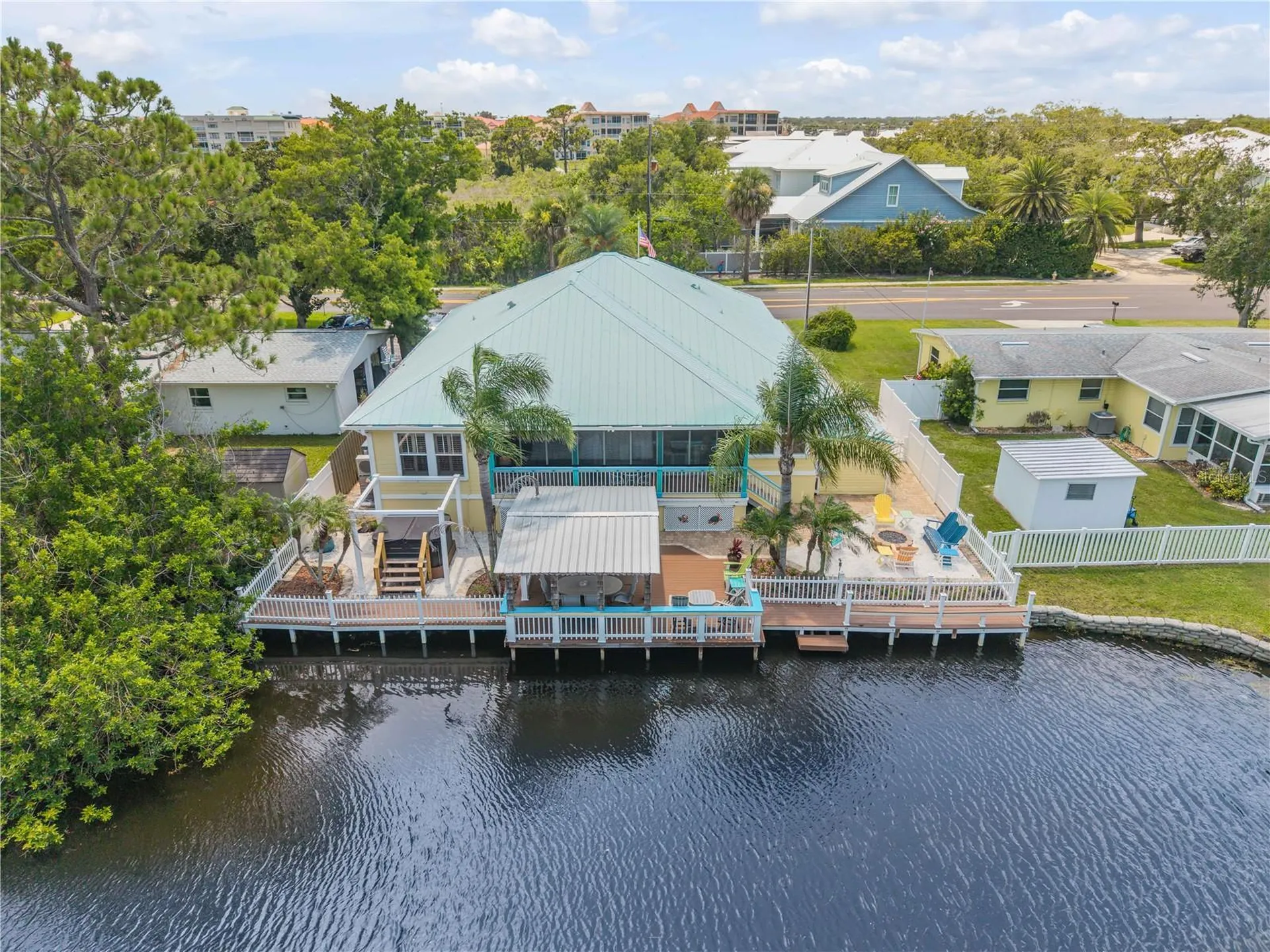 521 S Peninsula Avenue New Smyrna Beach FL 32169