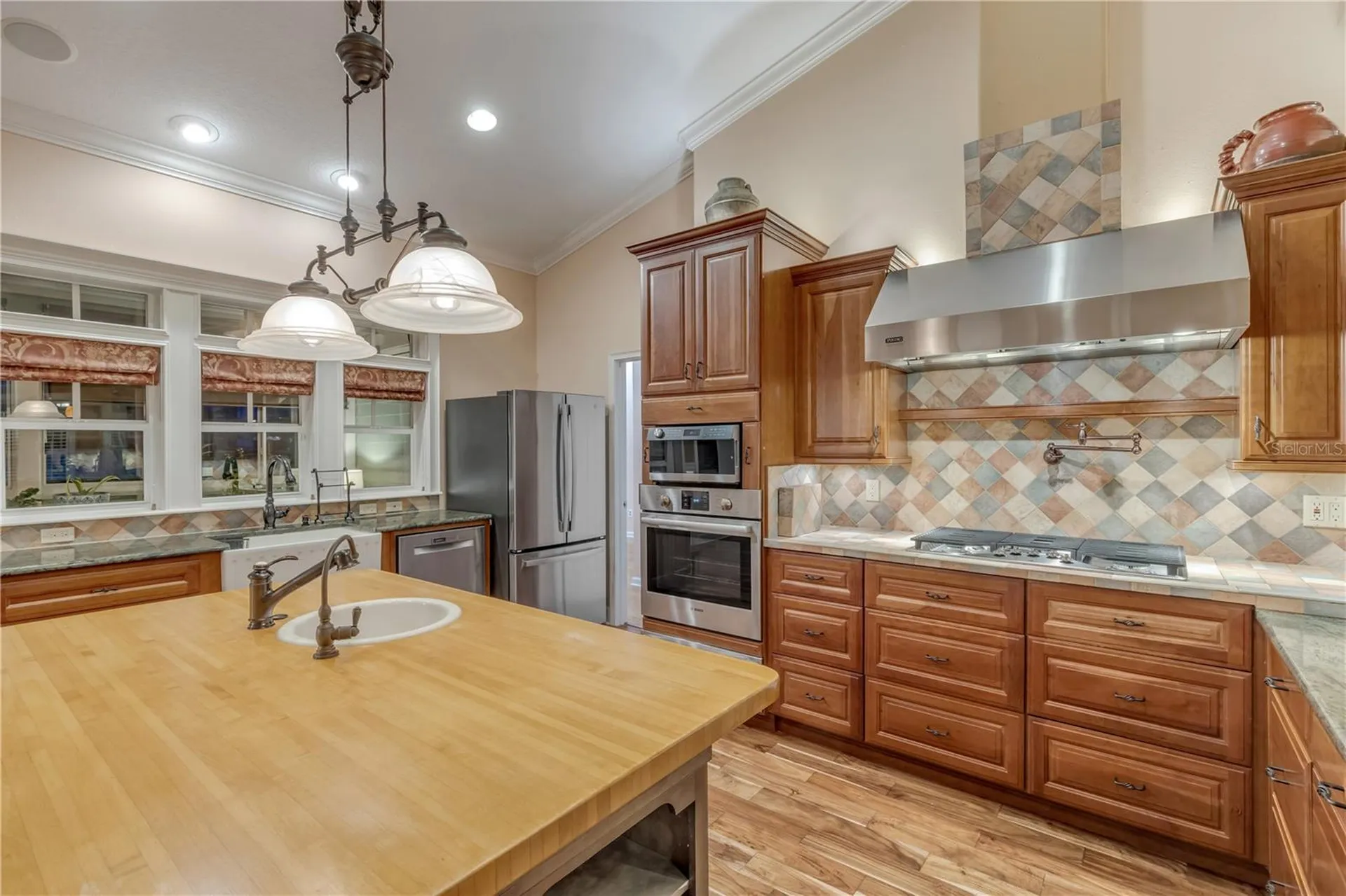 521 S Peninsula Avenue New Smyrna Beach FL 32169