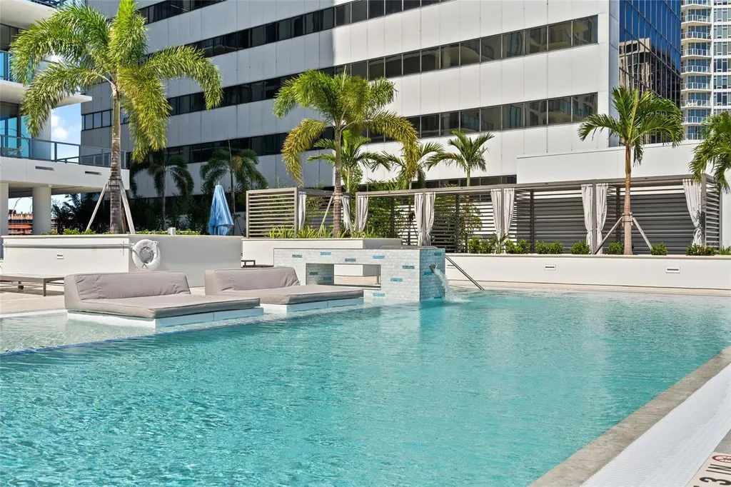 301 1st Street S St Petersburg FL 33701