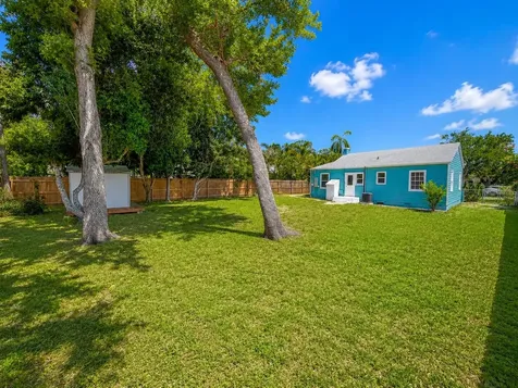 3209 Avenue A W Bradenton FL 34205