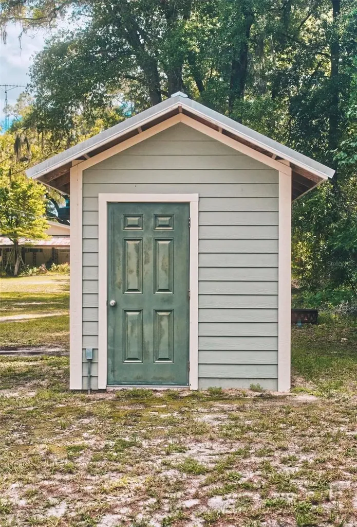 3109 E Bryant Avenue Bell FL 32619