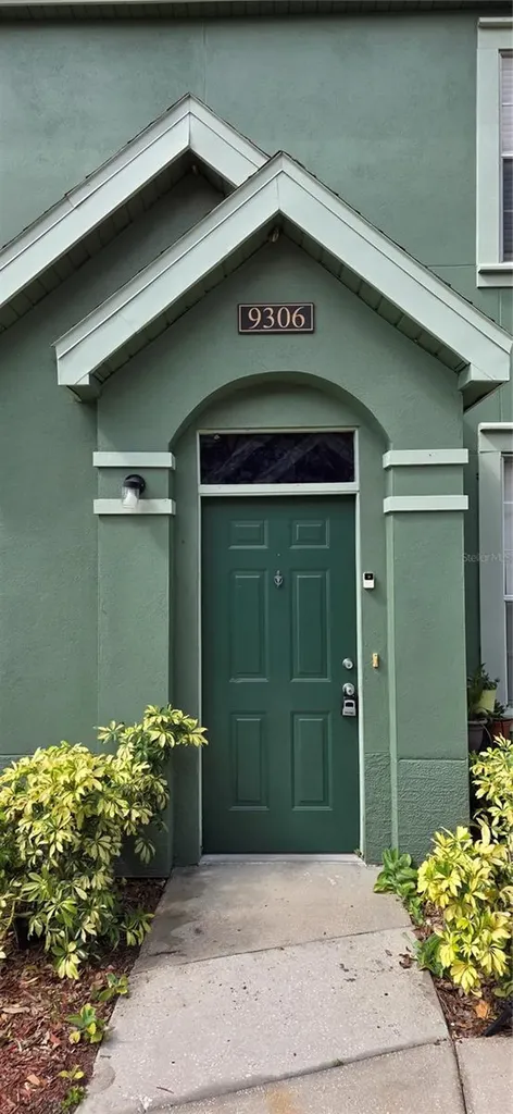 9306 Lake Chase Island Way Tampa FL 33626