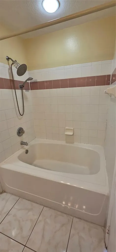 9306 Lake Chase Island Way Tampa FL 33626