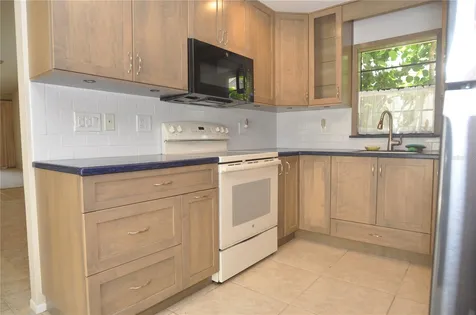 5565 Salem Square Drive N Palm Harbor FL 34685