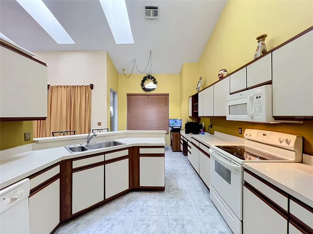 5579 Red Bone Lane Orlando FL 32810