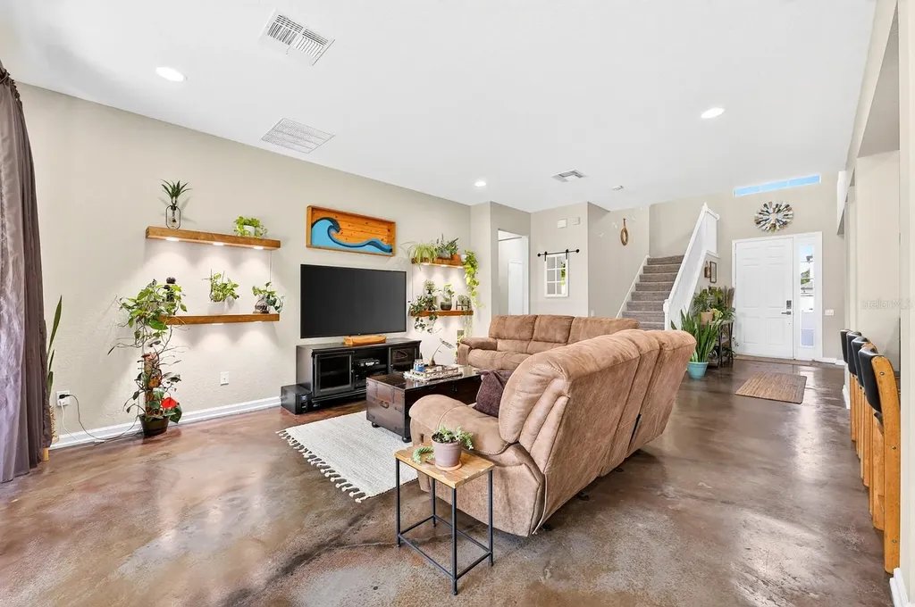 1135 Toluke Point Orlando FL 32828