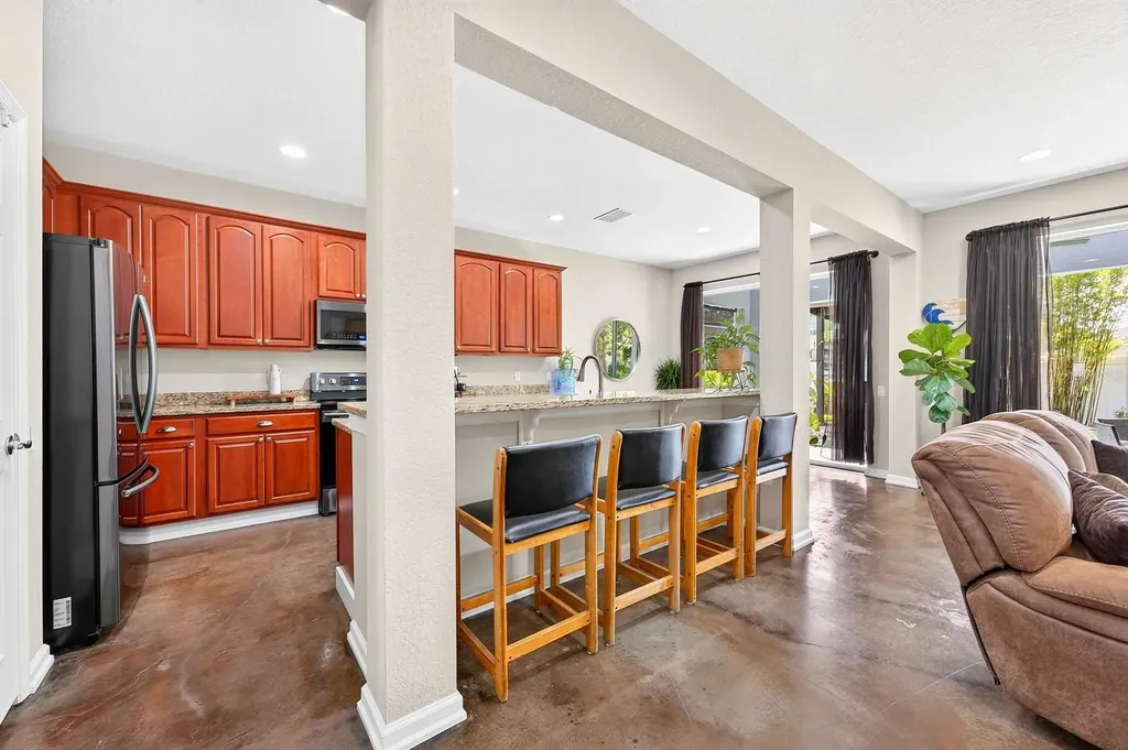 1135 Toluke Point Orlando FL 32828