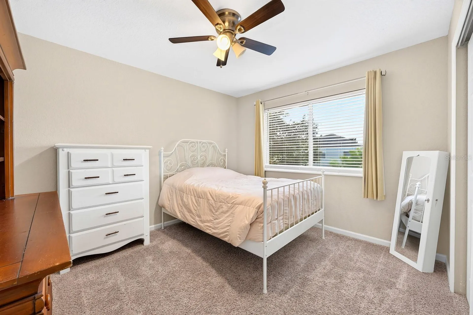 1135 Toluke Point Orlando FL 32828