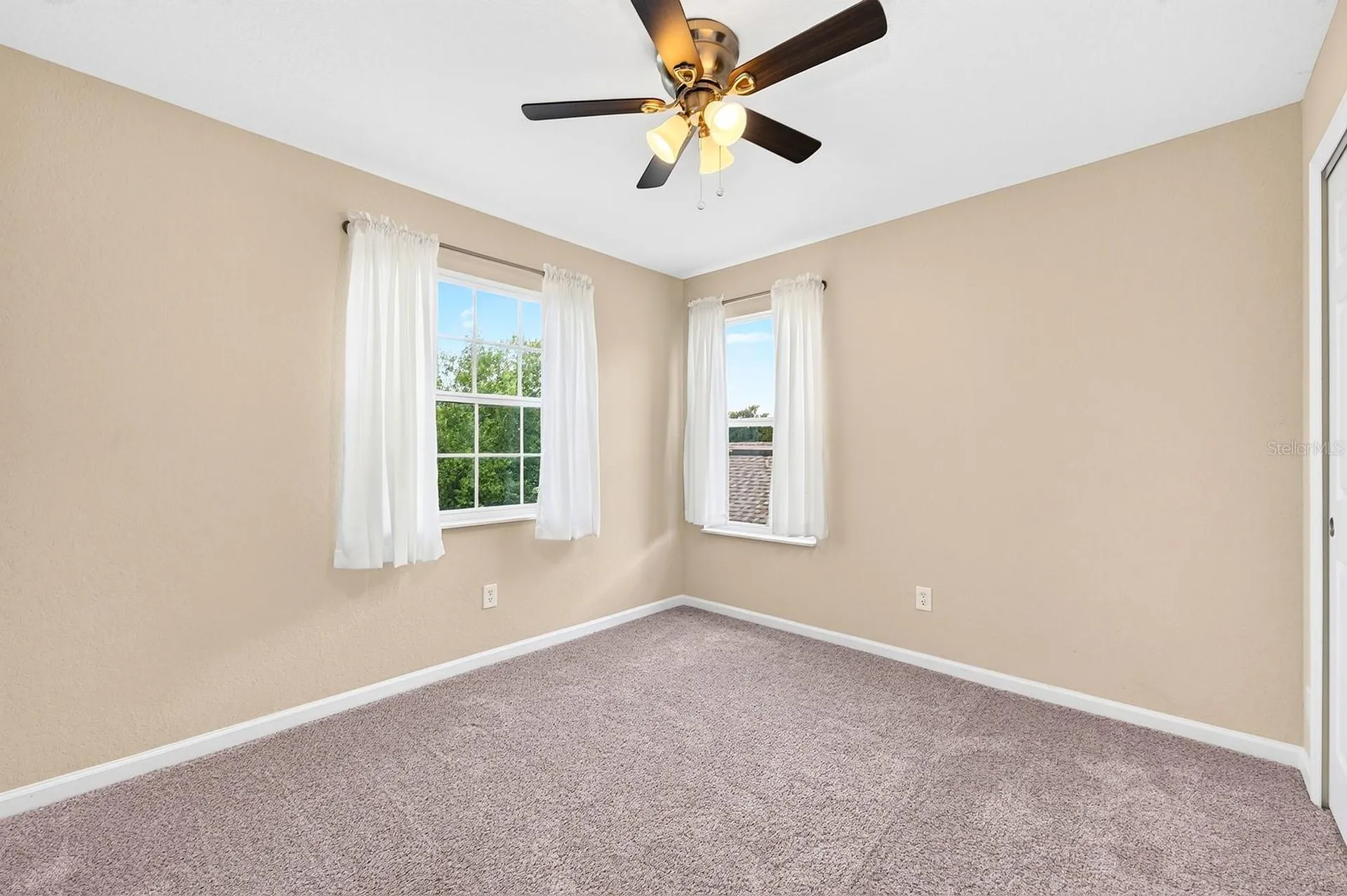1135 Toluke Point Orlando FL 32828