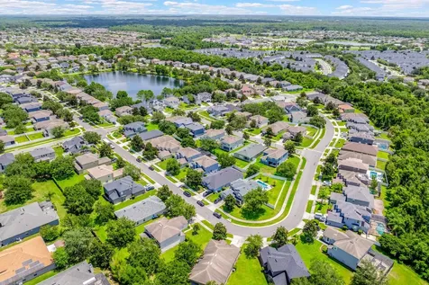 1135 Toluke Point Orlando FL 32828