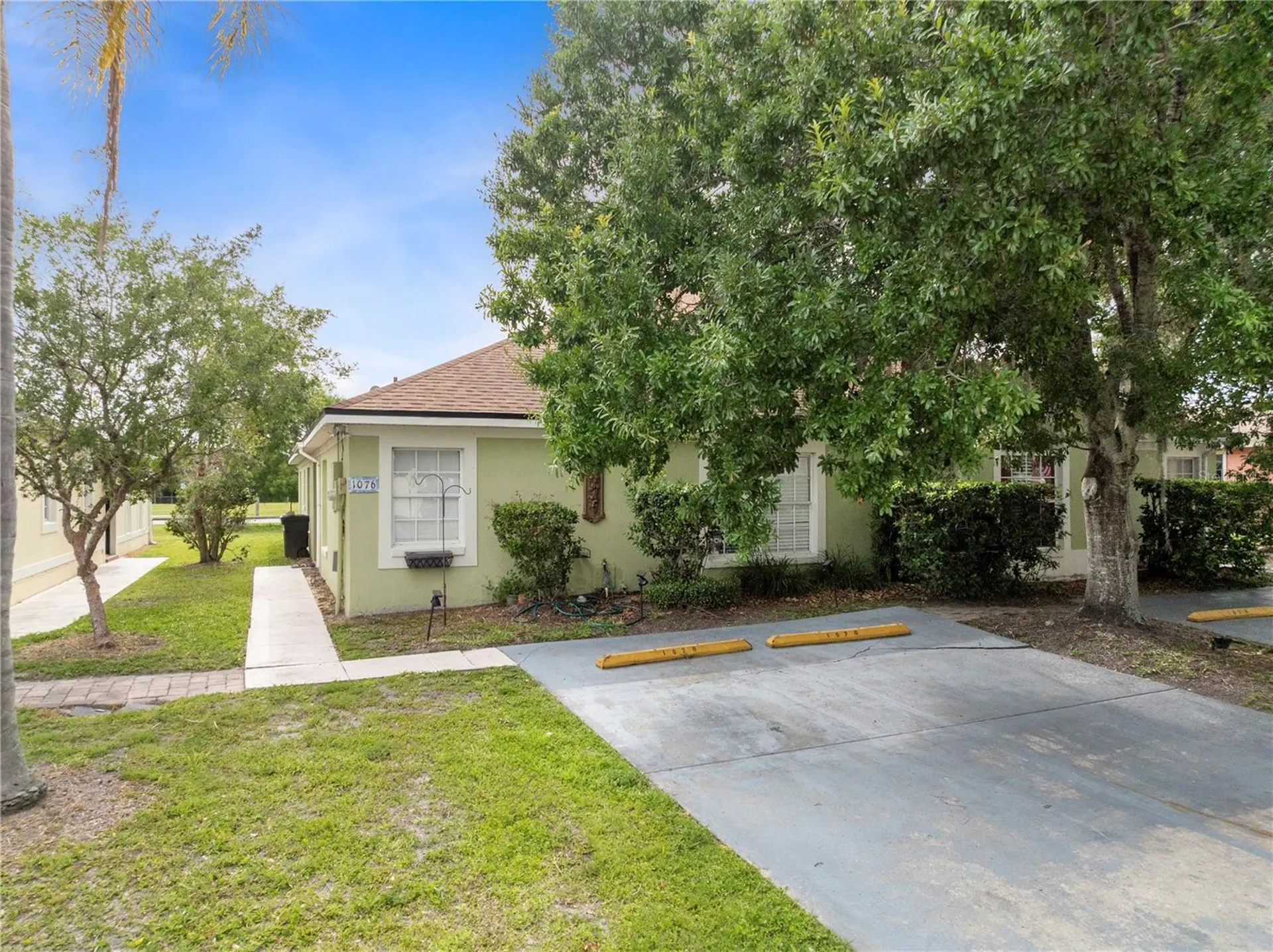 1076 Universal Rest Place Kissimmee FL 34744